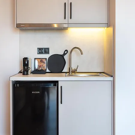 Be Modern Aparts & شقة يميناريا